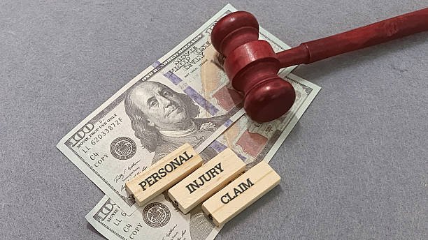 Advance Law Funding advisor meeting with client